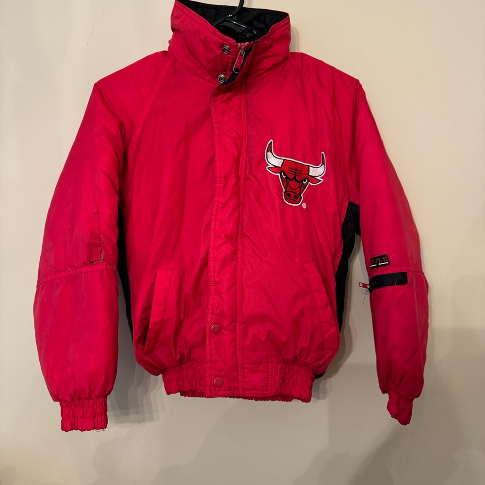 Vintage Chicago Bulls Red Nylon Puffer Coat by Logo Seven size Medium 12-14
